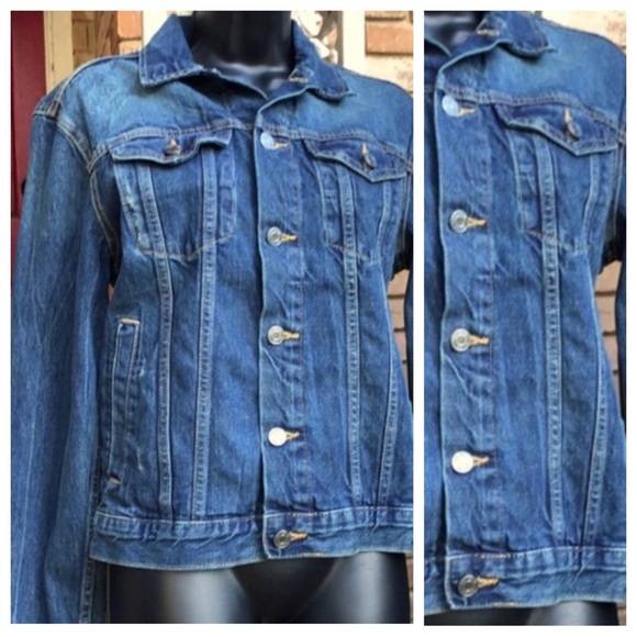 GAP | classic cotton button down medium wash denim trucker jean jacket, size XS - Picture 3 of 12